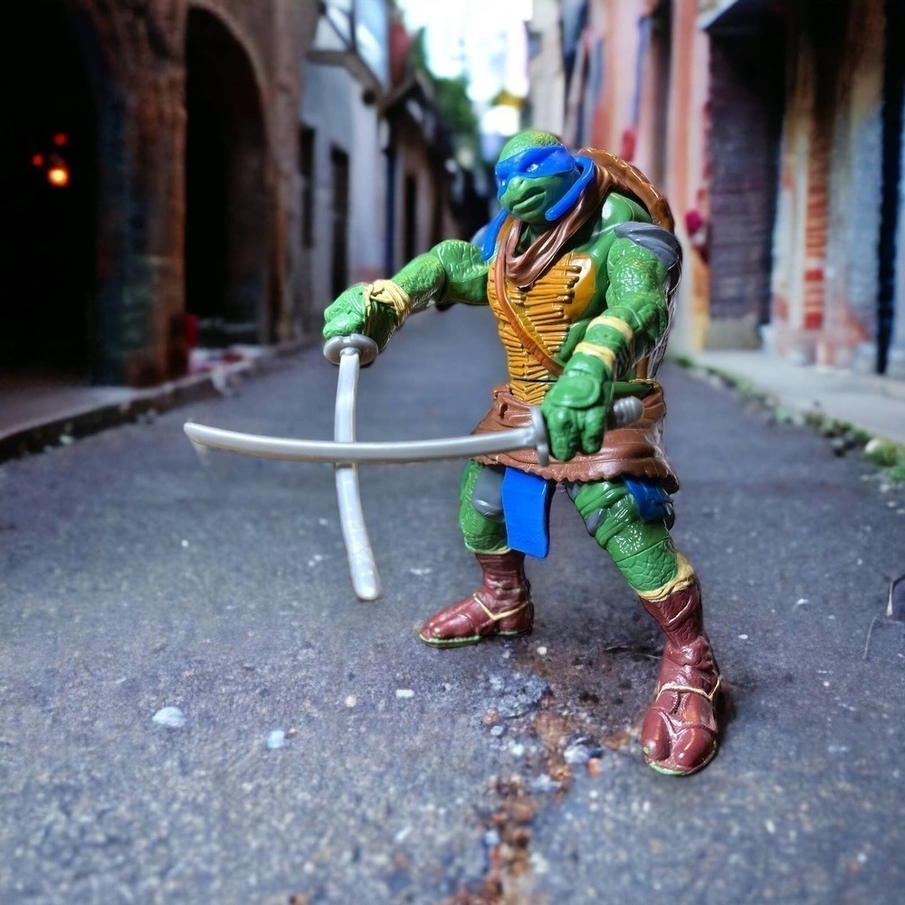 TMNT Ninja Turtle Leonardo 2014 Movie Action Figure Moving Swords 5”